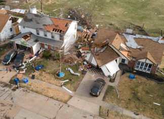 Tornados nos alcançam e matam pelo menos dez pessoas no Missouri tornados-nos-alcancam-e-matam-pelo-menos-dez-pessoas-no-missouri
