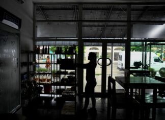 Cuba segue em grande parte sem energia após o colapso da rede elétrica cuba-segue-em-grande-parte-sem-energia-apos-o-colapso-da-rede-eletrica