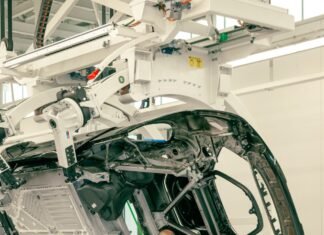 A Itália prepara o planejamento para unir setores automotivo e de defesa, diz o Ministro a-italia-prepara-o-planejamento-para-unir-setores-automotivo-e-de-defesa,-diz-o-ministro