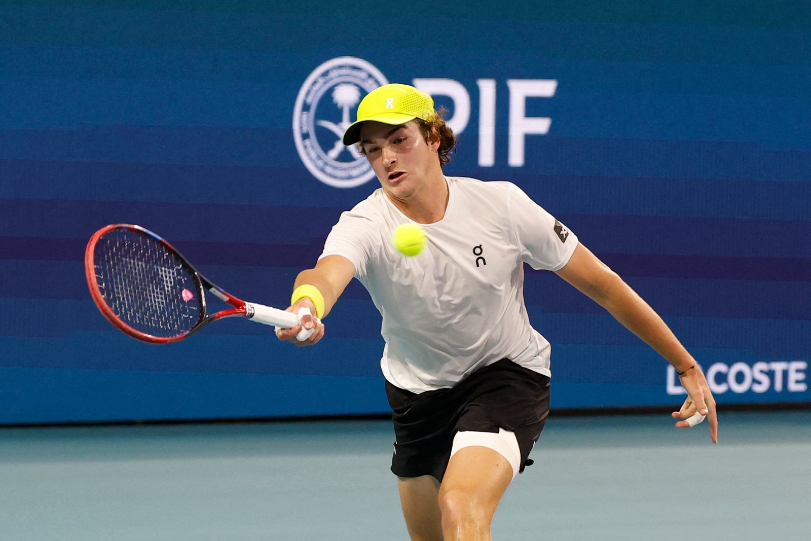 João Fonseca tem mal -estar, mas vence de uma vez na estréia do Masters 1000 de Miami joao-fonseca-tem-mal-estar,-mas-vence-de-uma-vez-na-estreia-do-masters-1000-de-miami