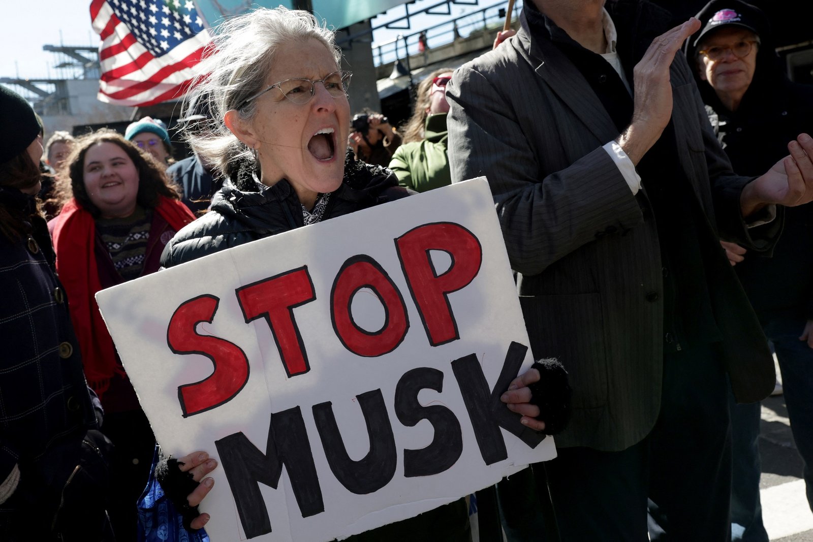 Tesla: Ação sobe após as notícias dos comentários de Trump sobre a saída de Musk do governo tesla:-acao-sobe-apos-as-noticias-dos-comentarios-de-trump-sobre-a-saida-de-musk-do-governo