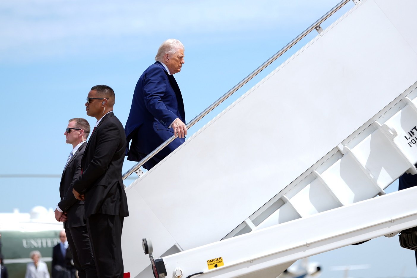 Apenas pessoas estúpidas rejeitam presentes, diz Trump cerca de US $ 400 milhões de jato do Catar apenas-pessoas-estupidas-rejeitam-presentes,-diz-trump-cerca-de-us-$-400-milhoes-de-jato-do-catar